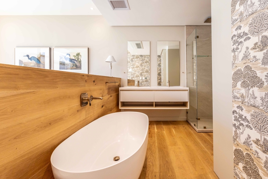 4 Bedroom Property for Sale in Fresnaye Western Cape